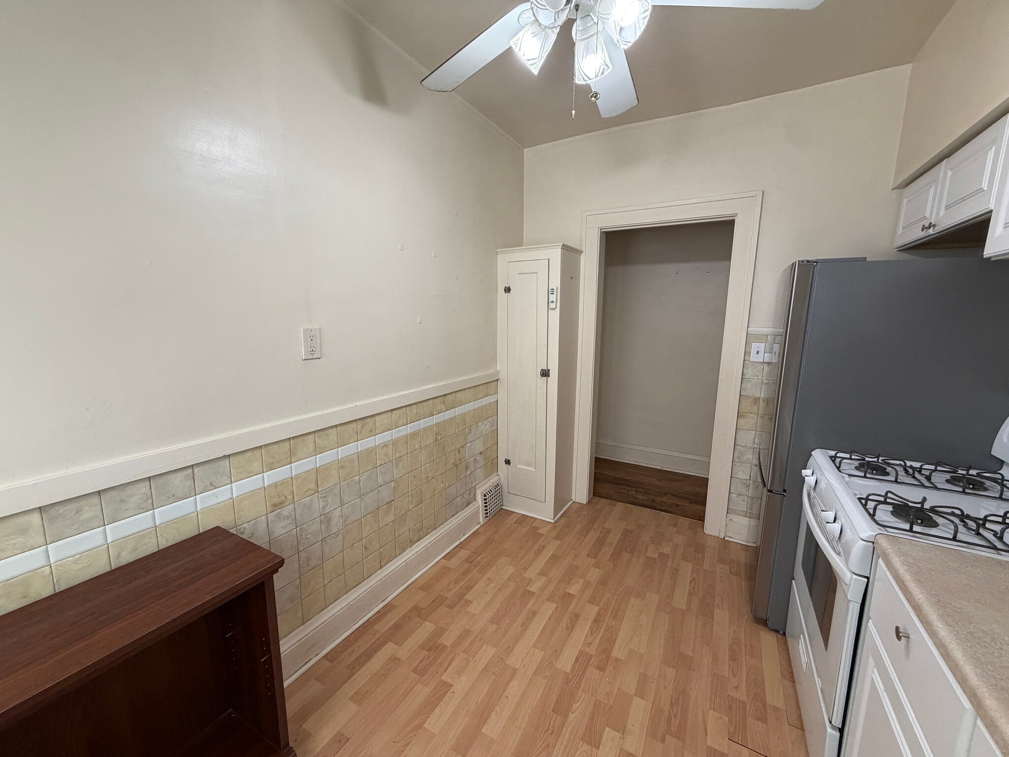 Building Photo - 1357 Phelps Ave