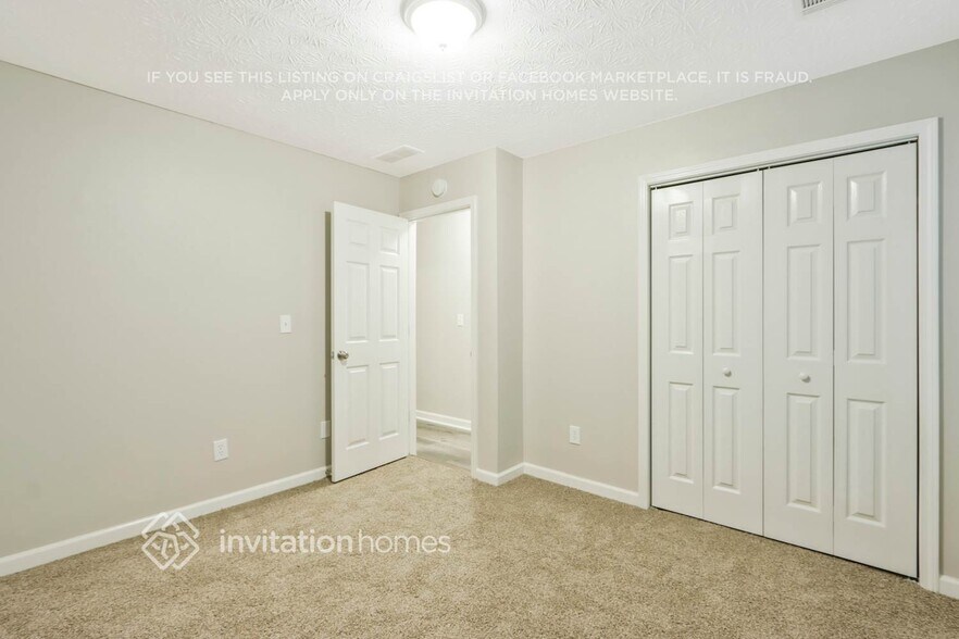 Building Photo - 415 Cambridge Way