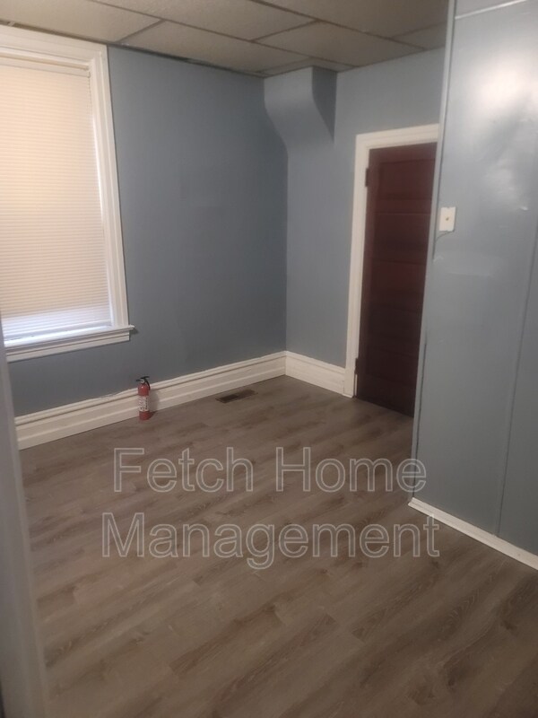 Building Photo - 19 S 19th St