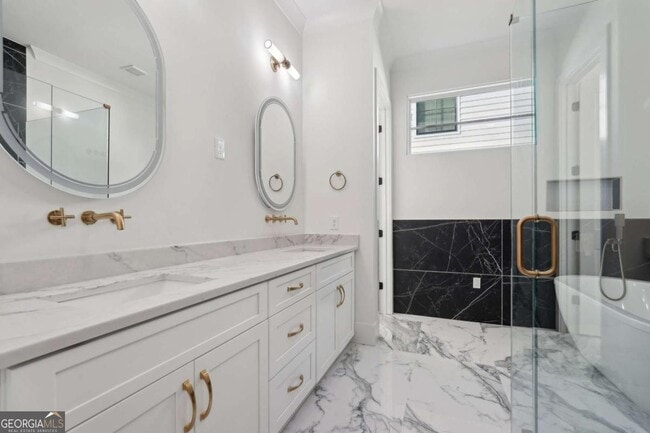 Building Photo - 120 Thome Dr