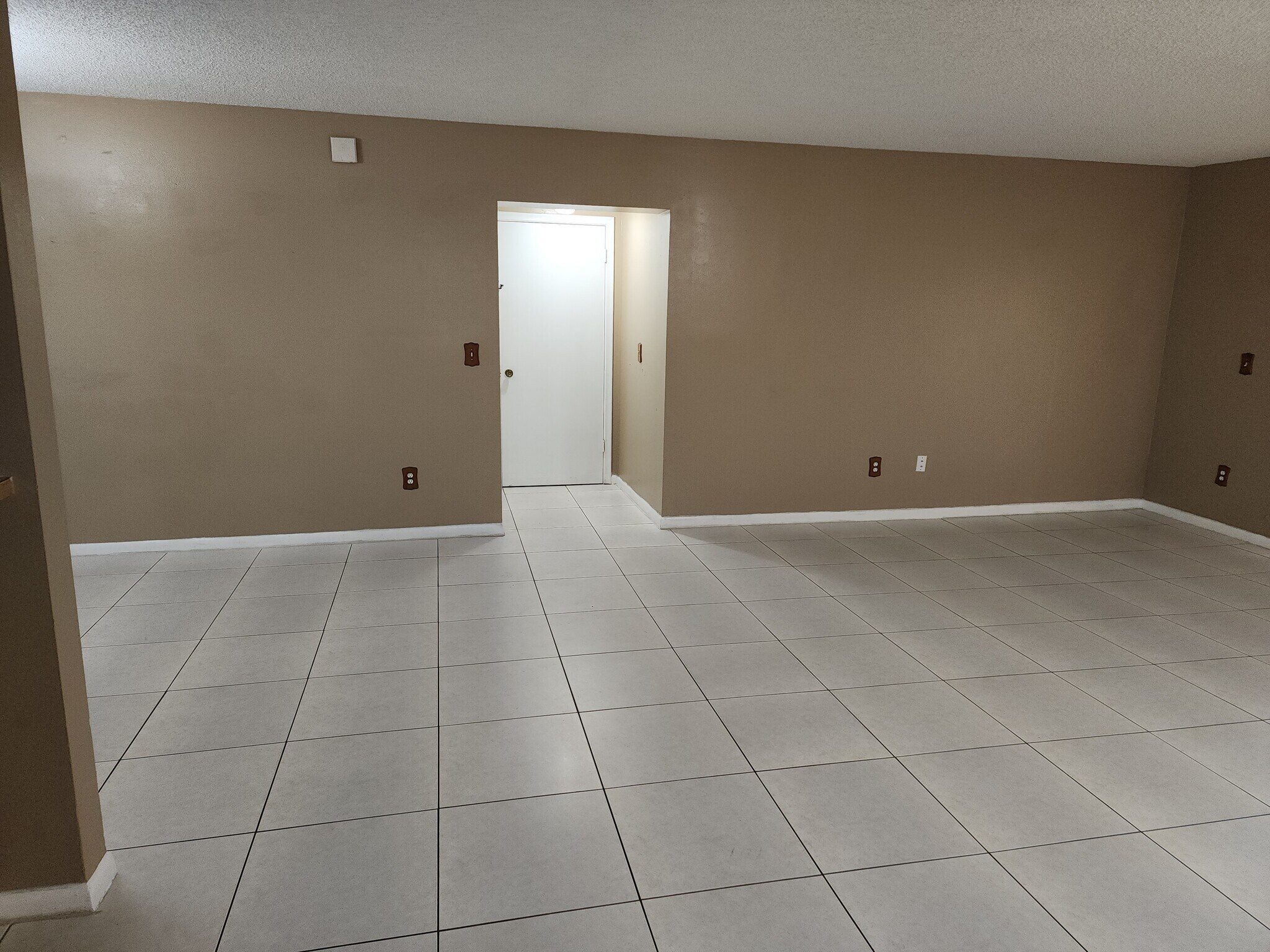 Building Photo - 8600 SW 149th Ave