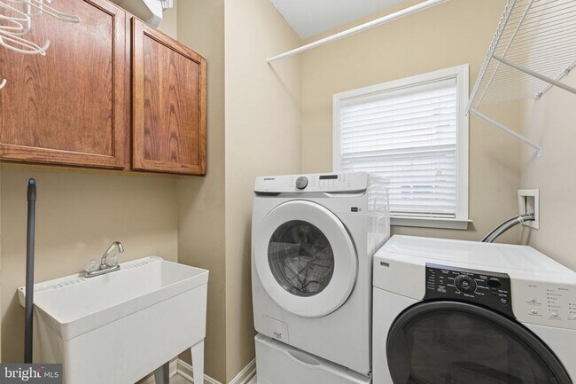 Building Photo - 6319 Still Spring Pl