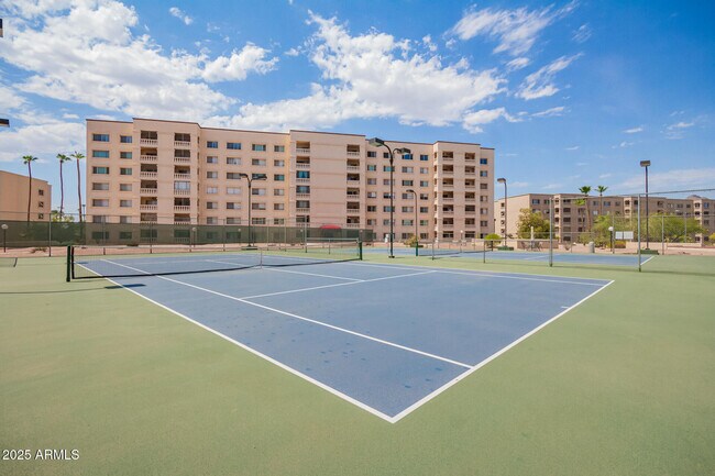 Building Photo - 7930 E Camelback Rd