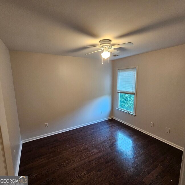 Building Photo - 6141 Long Shore Dr