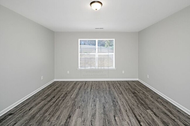 Building Photo - $1650! Beautiful 3Bed 2Bath in newly built Woodland Circle! Tour today