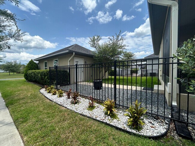 Building Photo - Elegant 3/2 in Oakmont