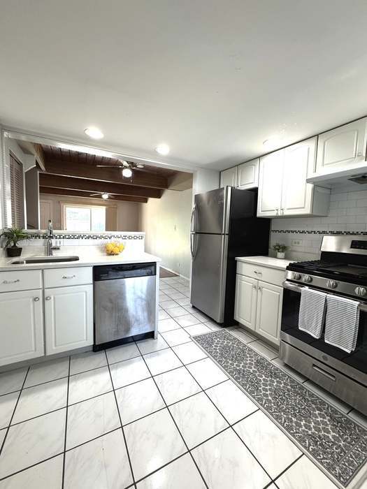 Building Photo - 347 Meadow Green Ln