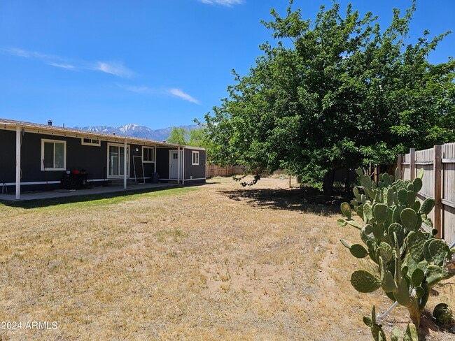 Building Photo - 1042 W Ocotilla St