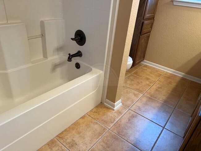 Building Photo - 4701 Autumn Valley Dr