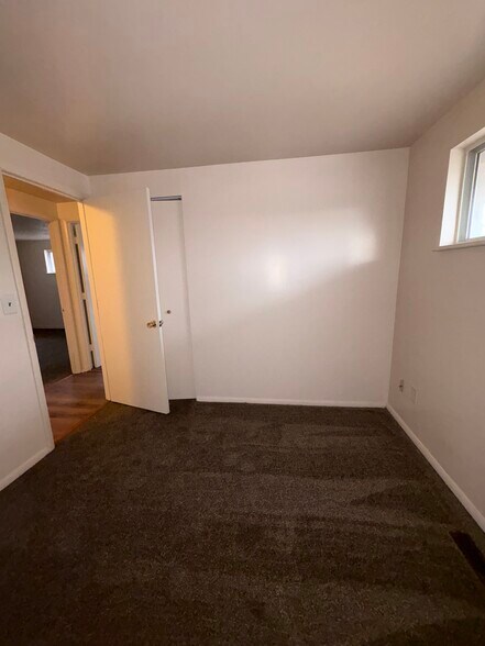 Bedroom - 6263 Cruxten Dr