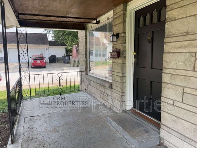 Building Photo - 1019 N McCann St