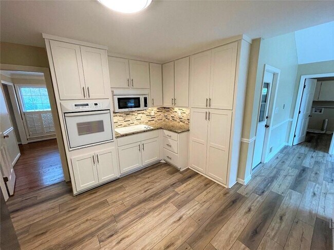 Building Photo - 1150 Falstaff Dr