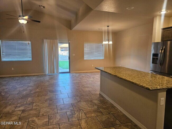 Building Photo - 14837 Hunters Grove Ave