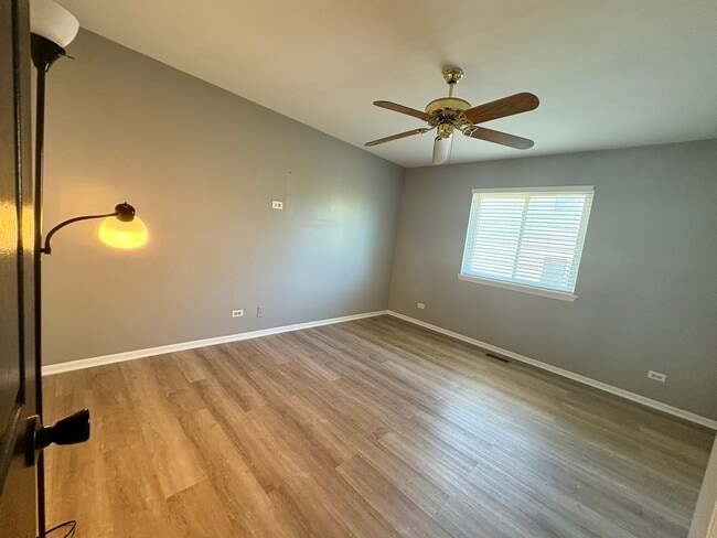 Building Photo - 313 Linden Dr