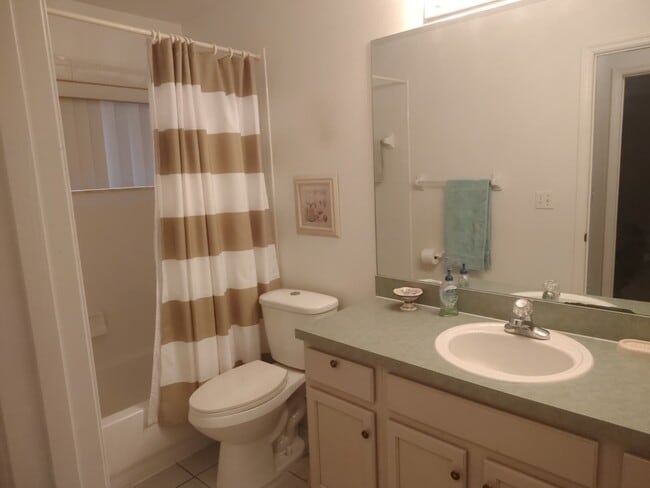 Building Photo - 449 Hollinghead Loop