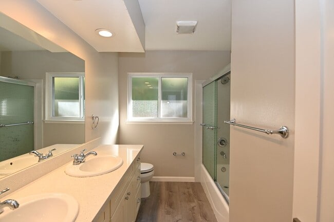 Building Photo - Updated Sunnyvale Beauty, 3/2 with AC