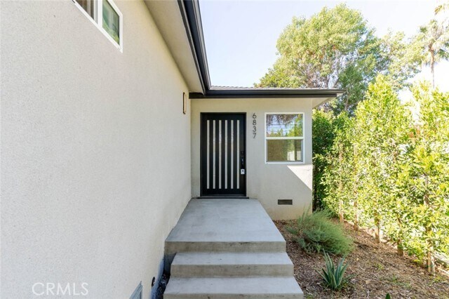 Building Photo - 6837 Yolanda Ave