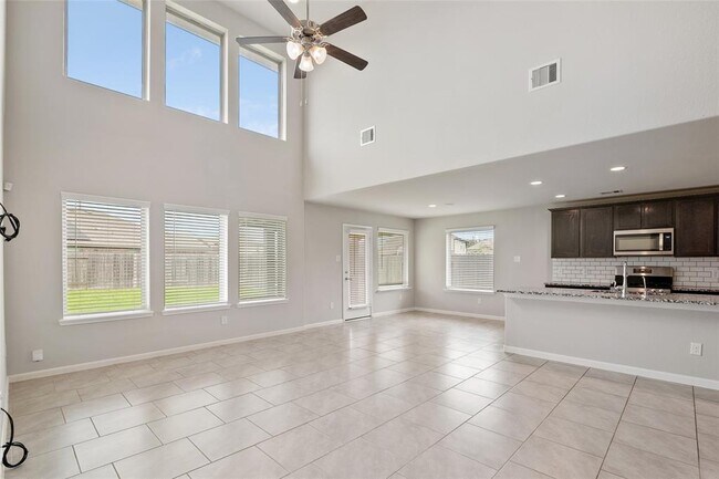 Building Photo - 5611 Cedar Cres Ct
