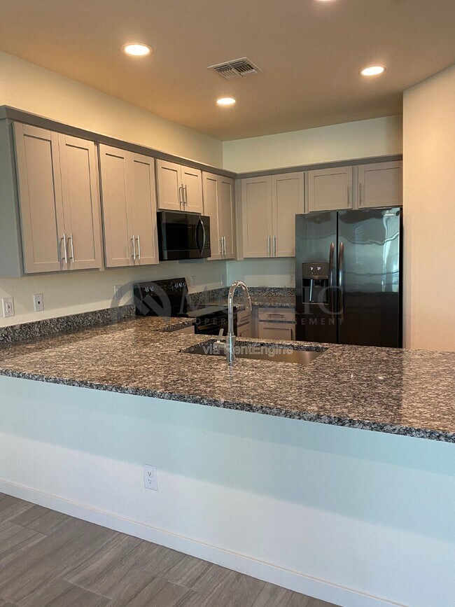 Building Photo - 4058 E Erie St