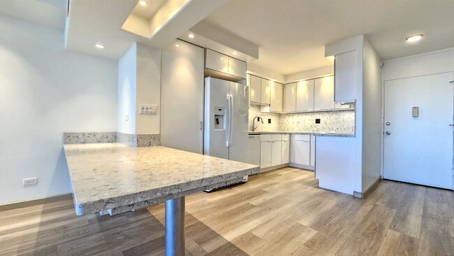 Building Photo - 1676 Ala Moana Blvd