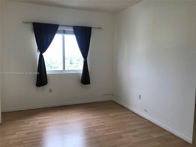 Building Photo - 3500 Coral Wy