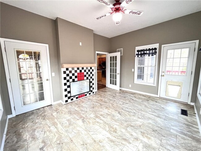 Building Photo - 95 Bassingham Dr