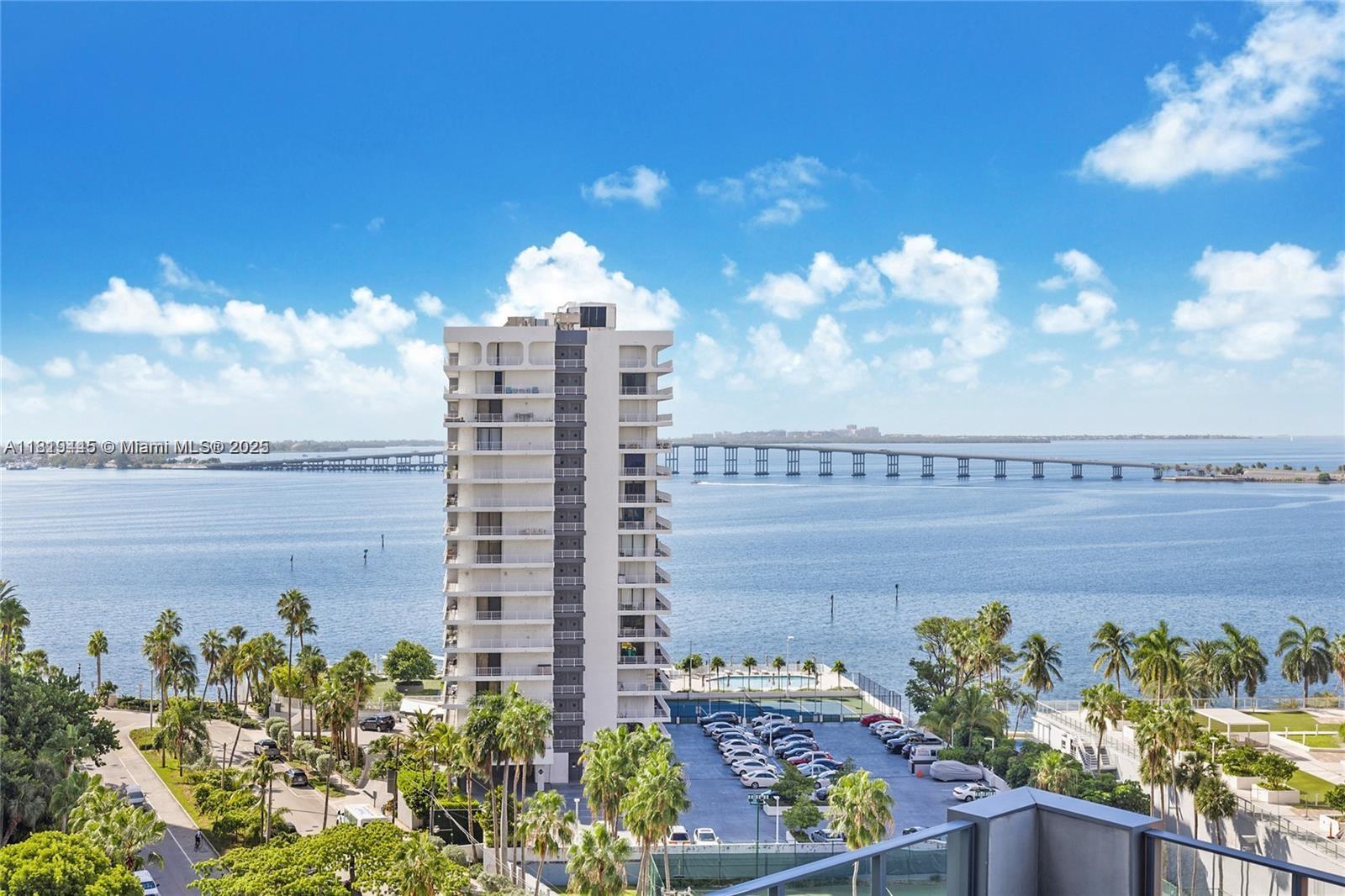 Building Photo - 1451 Brickell Ave