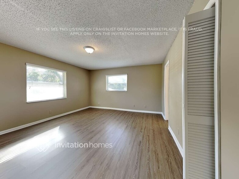 Building Photo - 5065 1st Rd