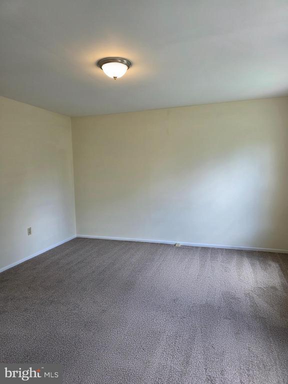 Building Photo - 13 Farland Way