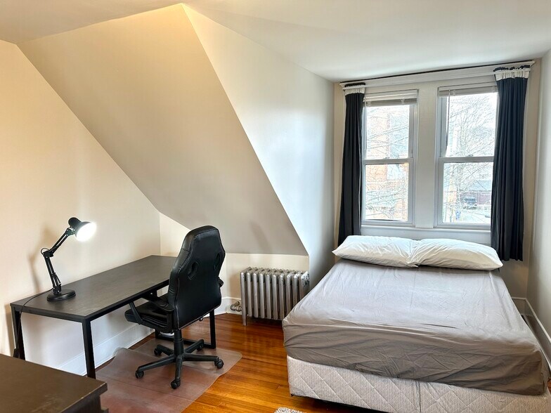 Building Photo - 354 Humphrey St