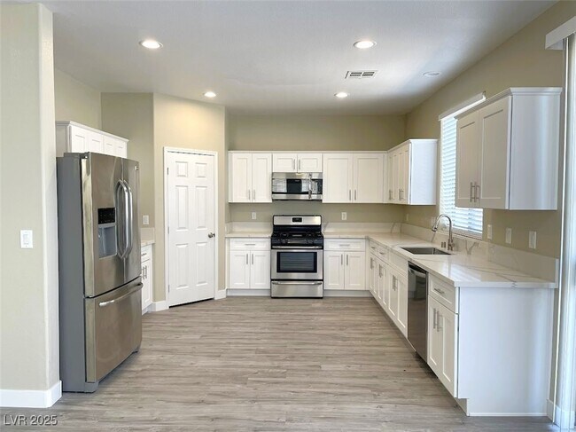 Building Photo - 8050 Villa Avada Ct