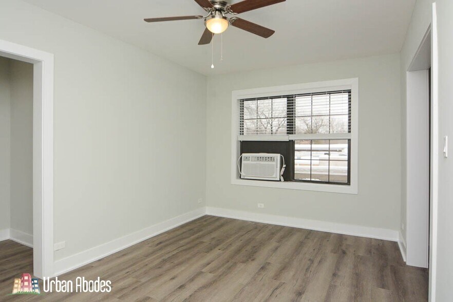 Building Photo - 727 Saint Johns Ave