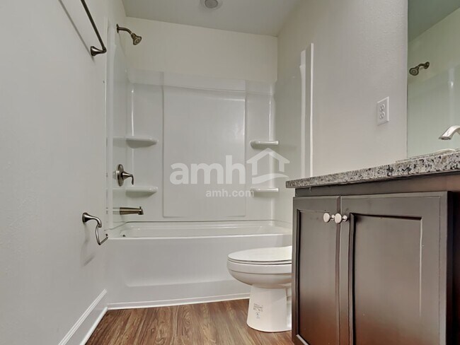 Building Photo - 11520 World Woods Ct