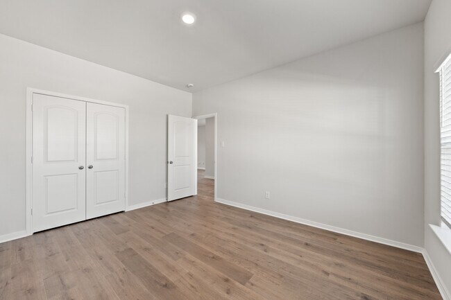 Building Photo - 1004 Camelia Grv Ct