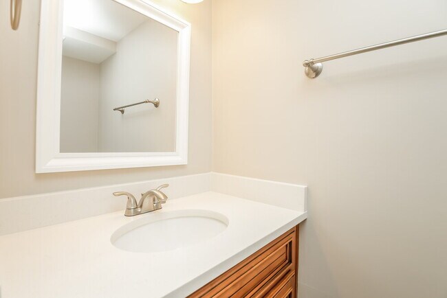 Building Photo - 409 W I Pky