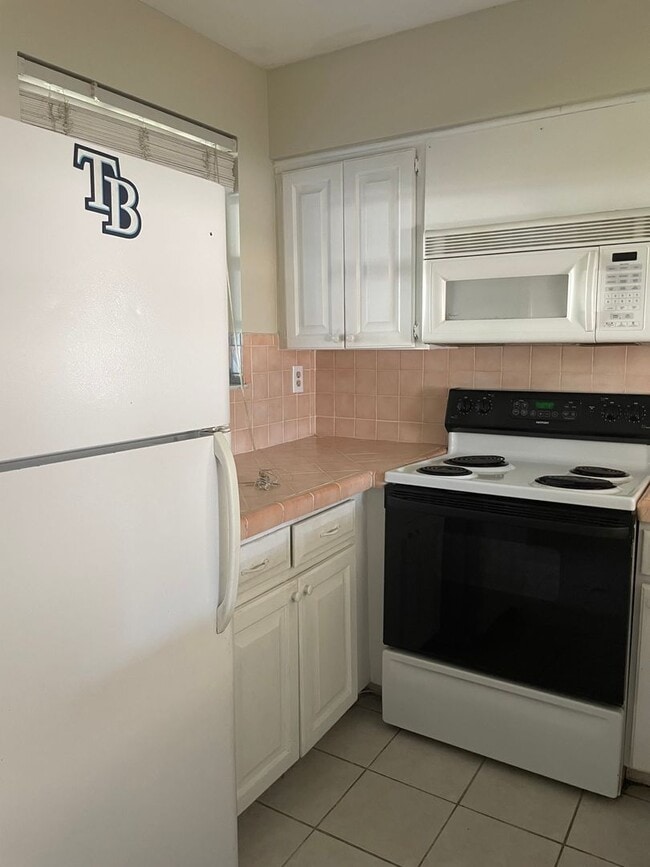 Building Photo - 2/1.5 Fletcher Mill Townhouse $1550/month Available 6/20/2026