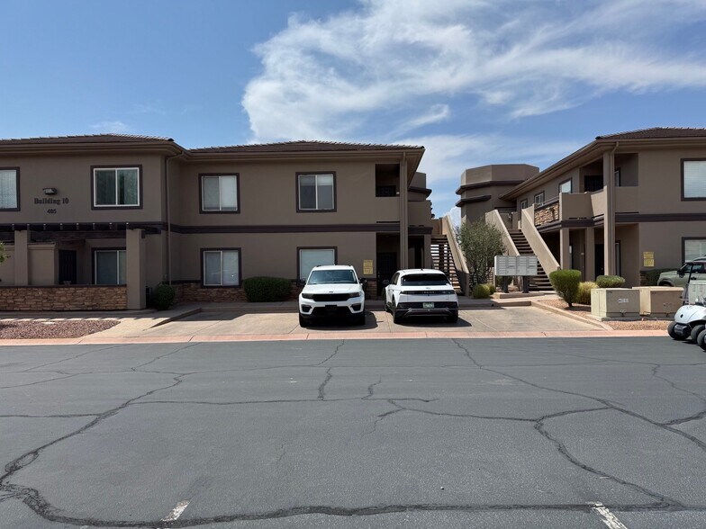 Building Photo - 405 Paradise Pky