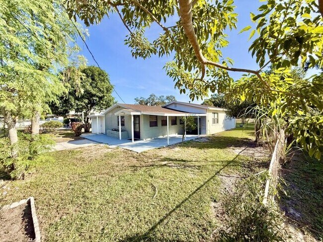 Building Photo - 1221 Jewel Ave