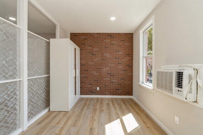 Building Photo - 40 Beacon Ave