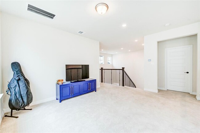 Building Photo - 9446 Pilares Rdg Dr