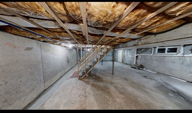 Building Photo - 99 Conlyn Ave