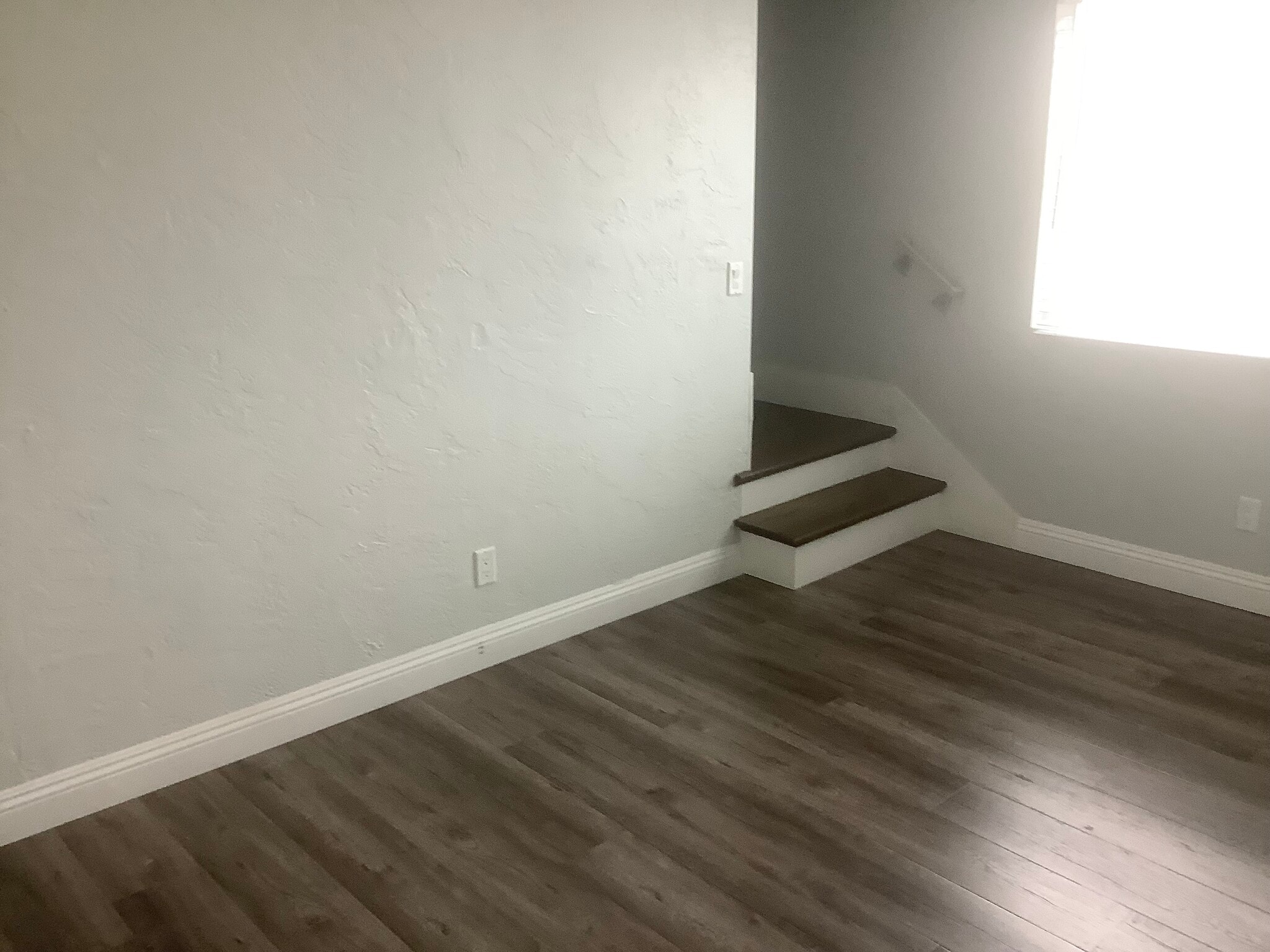 Building Photo - 2121 Vanderbilt Ln
