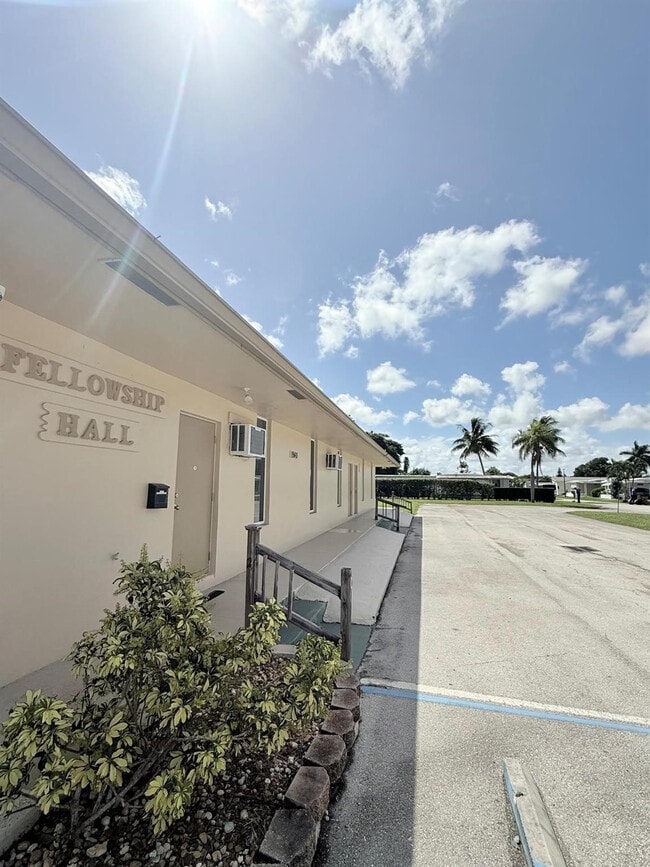 Building Photo - 2090 SW 85th Ave