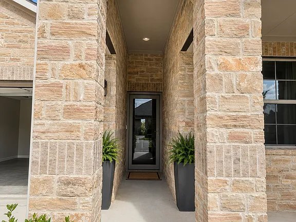 Building Photo - 17925 Curio Dr