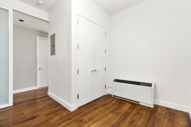 Building Photo - 2 bedroom in Long Island City NY 11101