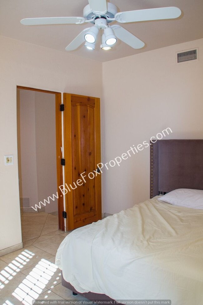 Building Photo - 6190 N Cadena De Montanas