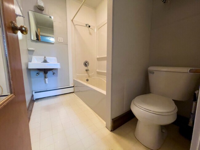 Building Photo - Hardwood Floors