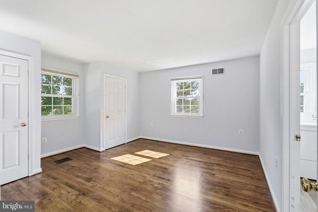 Building Photo - 39088 Bolington Rd