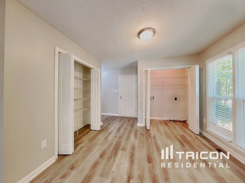 Building Photo - 415 Westminster Dr