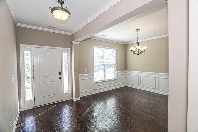 Building Photo - 479 Sebastian Dr